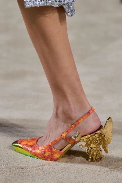Look 25